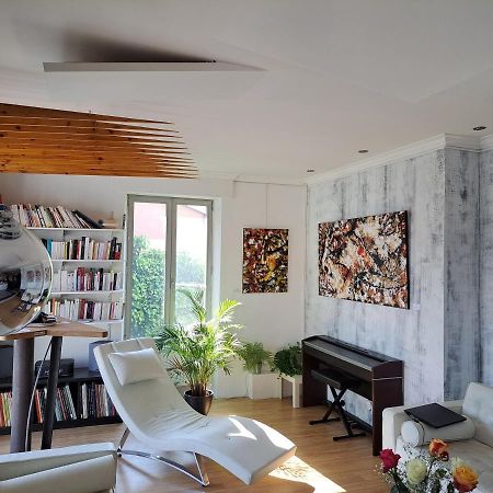 L'Appartement - Chambre Avec Salle De Bains Et Wc Dans Une Galerie D'Art Montbéliard Eksteriør bilde